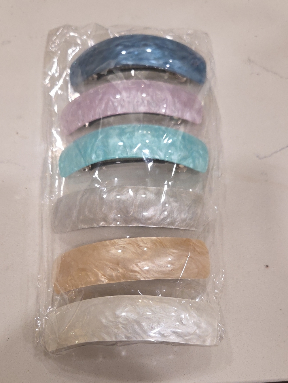 Set of 6 Women’s Marble-Effect Hair Clips in Pastel Colors